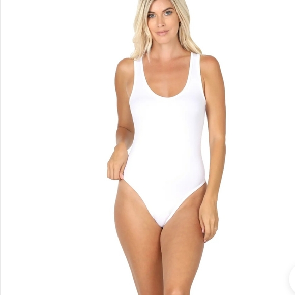 #830 🛑18 S/M Black Seamless Racer Back Tank Bodysuit w/ Snap Closure - Picture 2 of 2